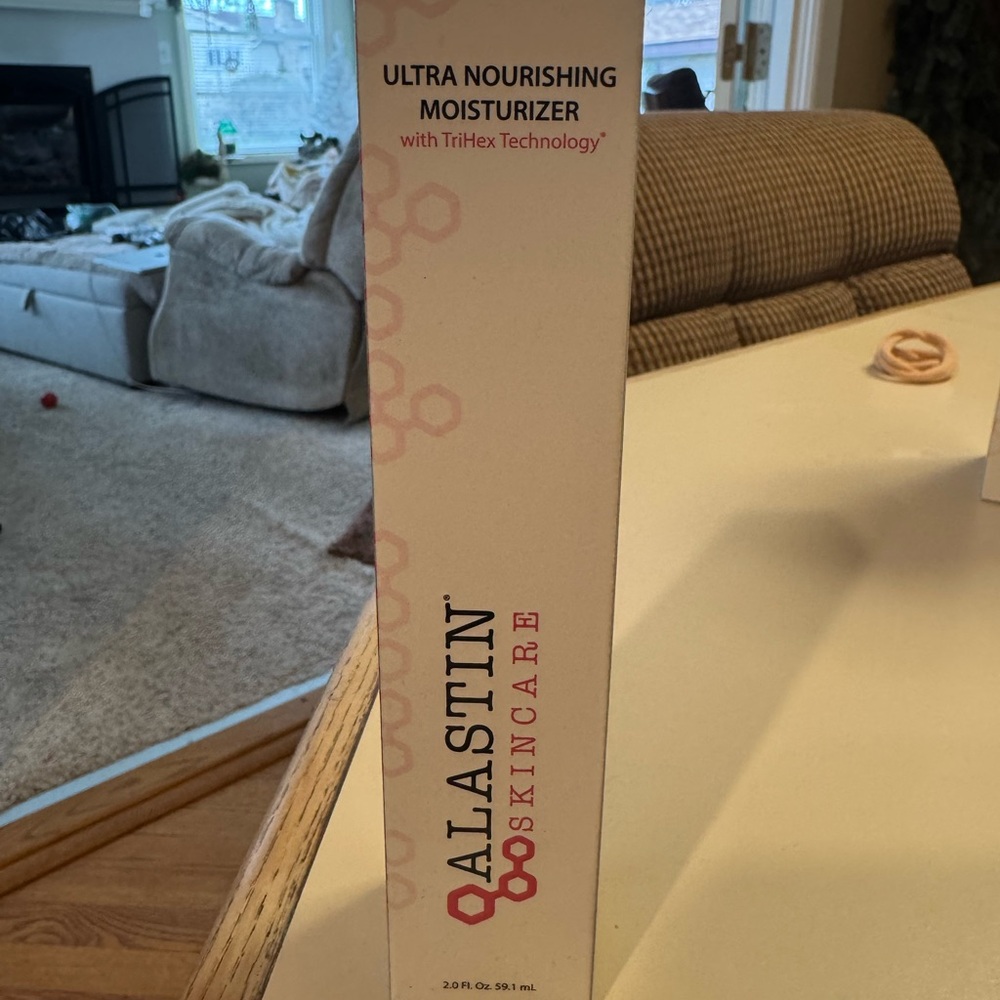 Alastin Ultra Nourishing Moisturizer — White